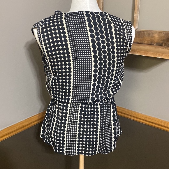 Who what wear black and tan polka dot v neck sleeveless wrap top size XS - Picture 6 of 8